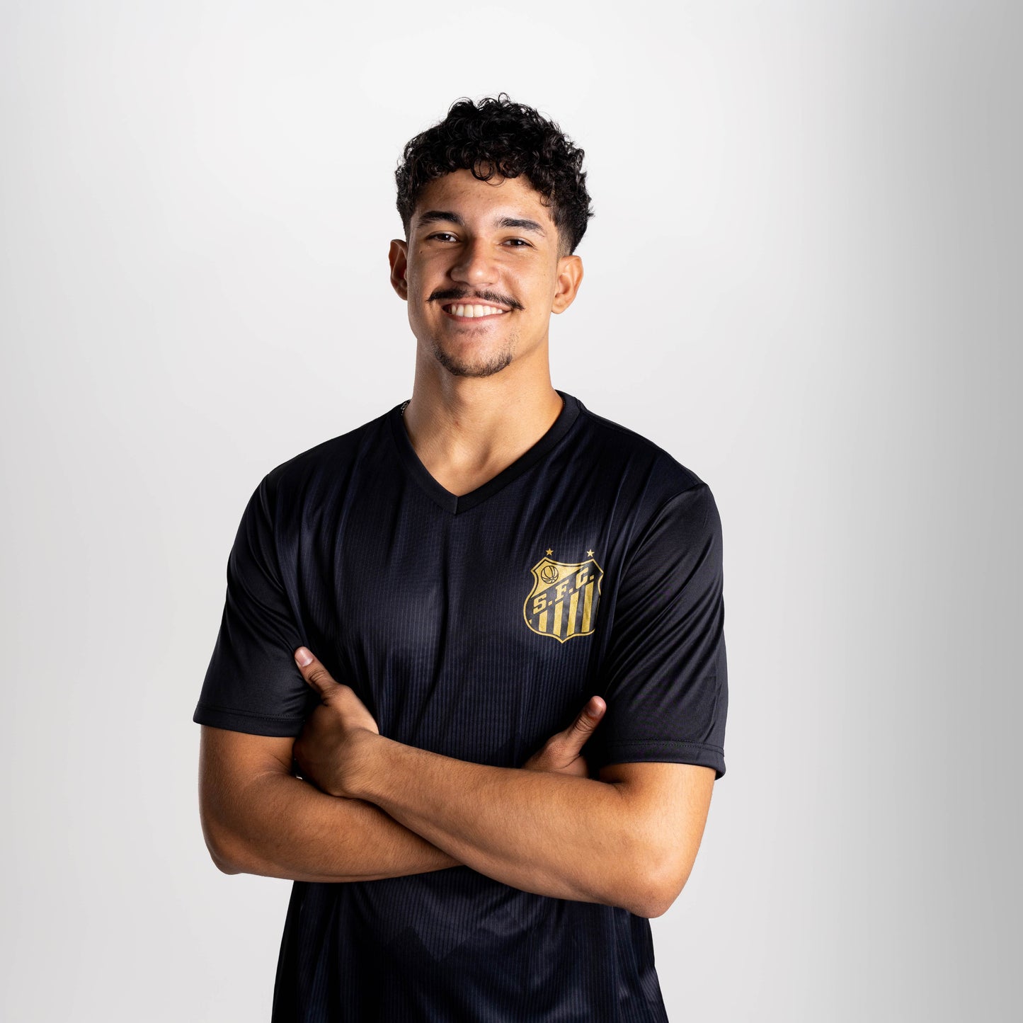 SANTOS - CAMISETA TORCEDOR - PARROT - PRETA C/  DOURADO